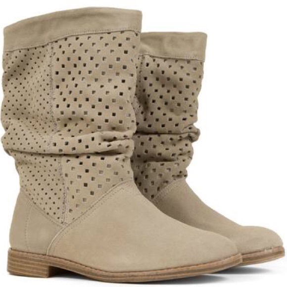Toms Shoes - TOMS💕Serra Perforated Desert Slouch Suede Boots 5
